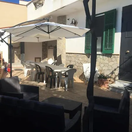 Semesterbostad Ombelico Di Venerevilla Mandra Capreria